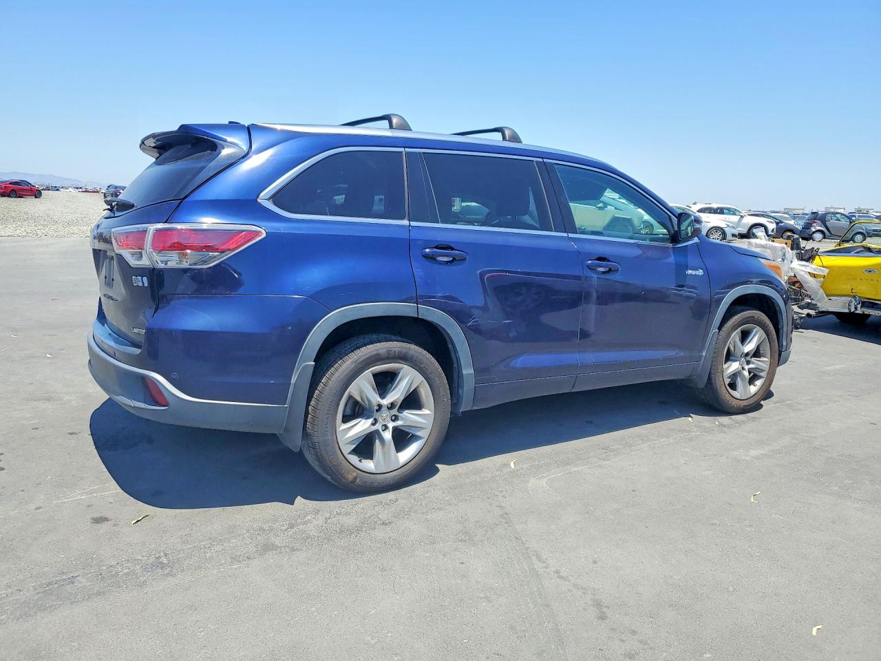 2015 TOYOTA HIGHLANDER