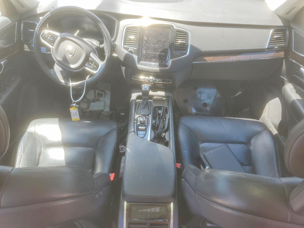 2017 VOLVO XC90
