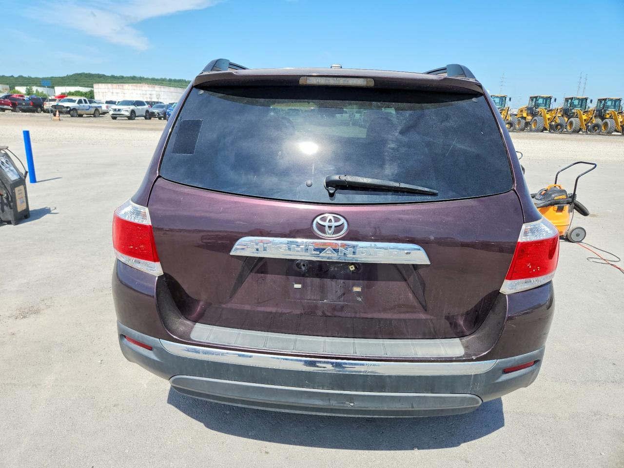 2011 TOYOTA HIGHLANDER