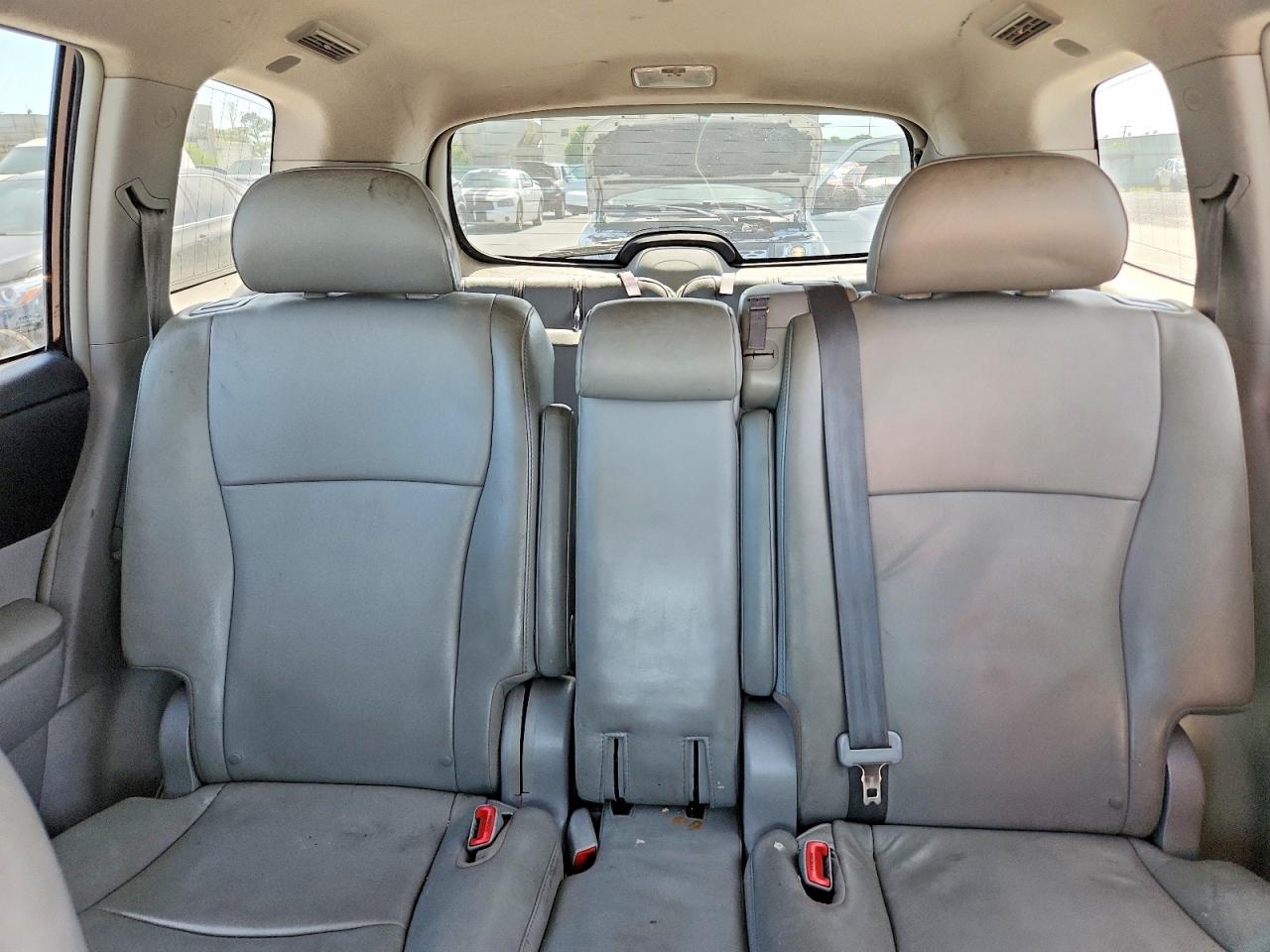 2011 TOYOTA HIGHLANDER