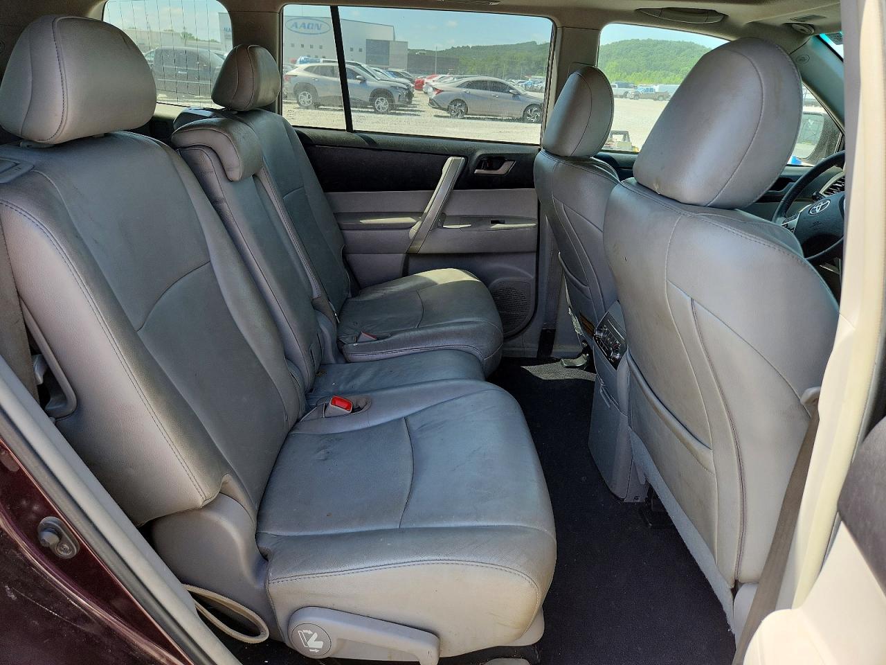 2011 TOYOTA HIGHLANDER
