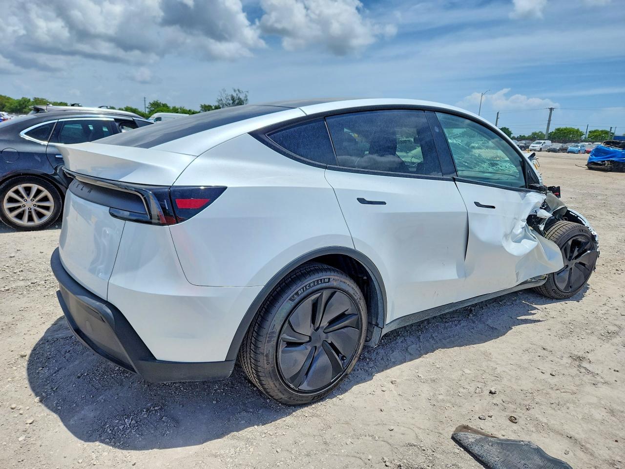 2026 TESLA MODEL Y