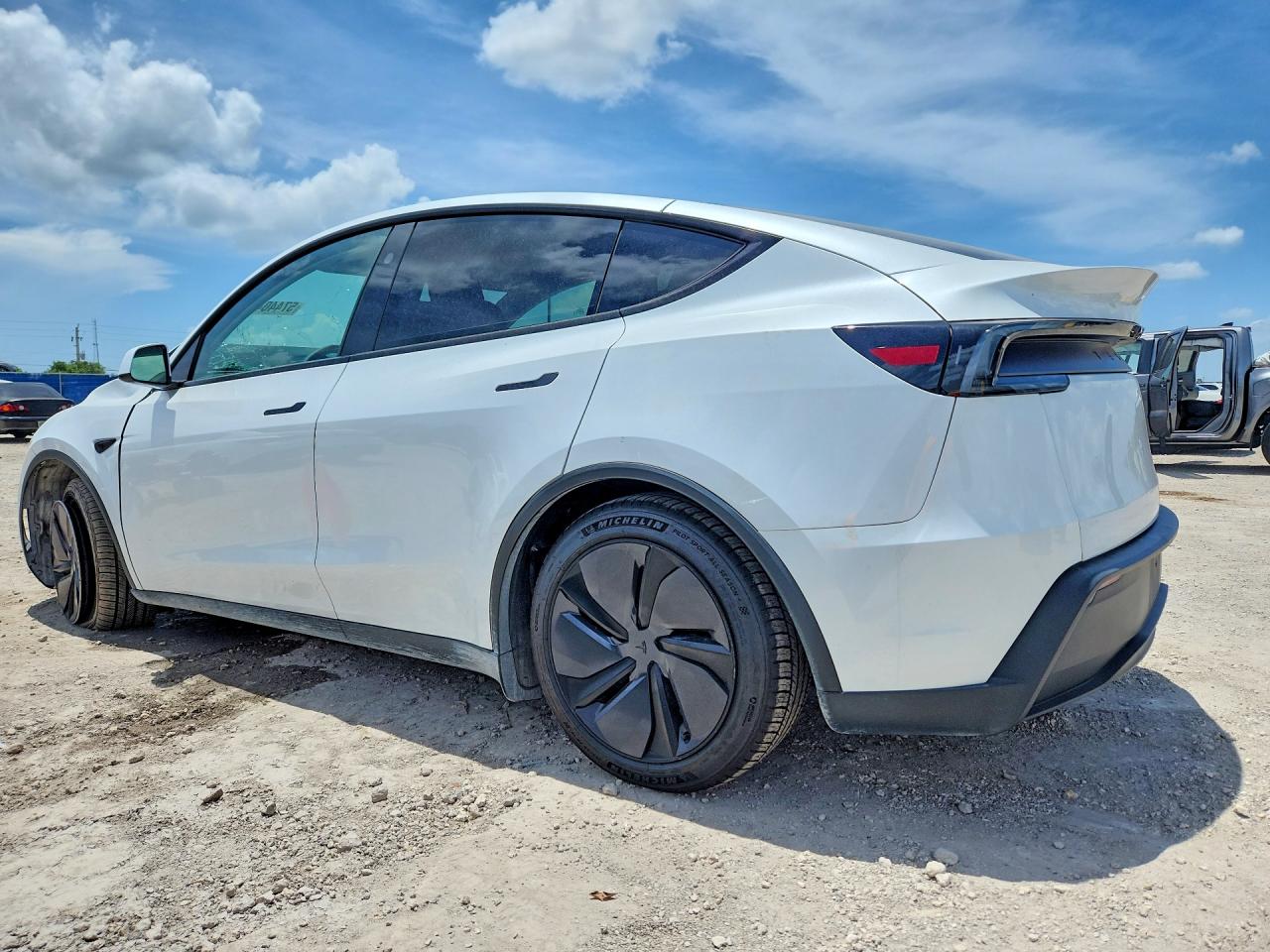 2026 TESLA MODEL Y