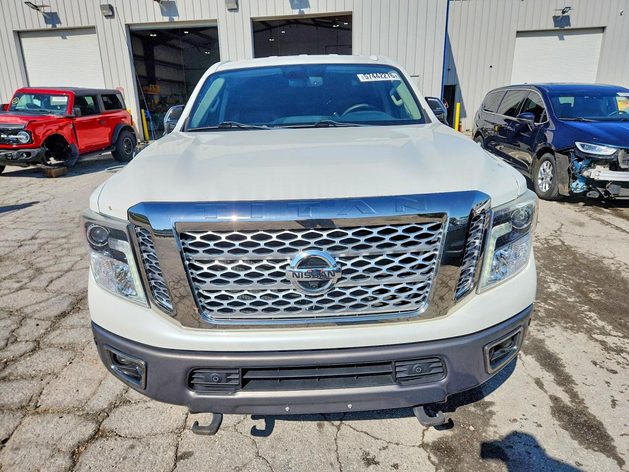 2017 NISSAN TITAN