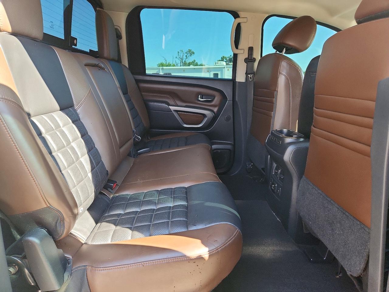 2017 NISSAN TITAN