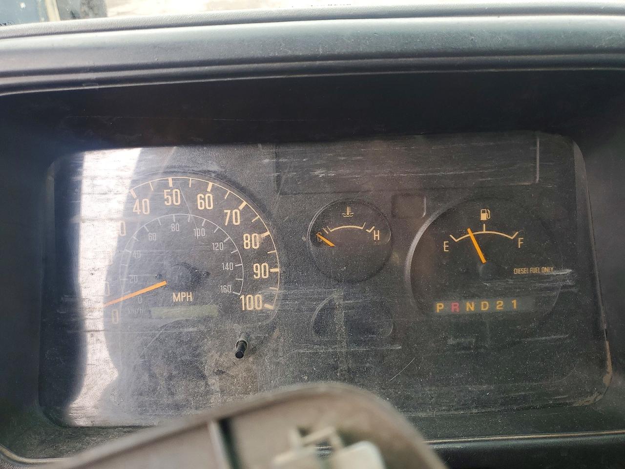 2004 ISUZU NPR