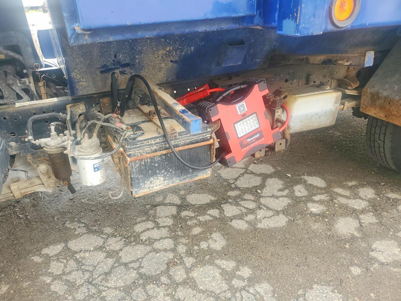 2004 ISUZU NPR