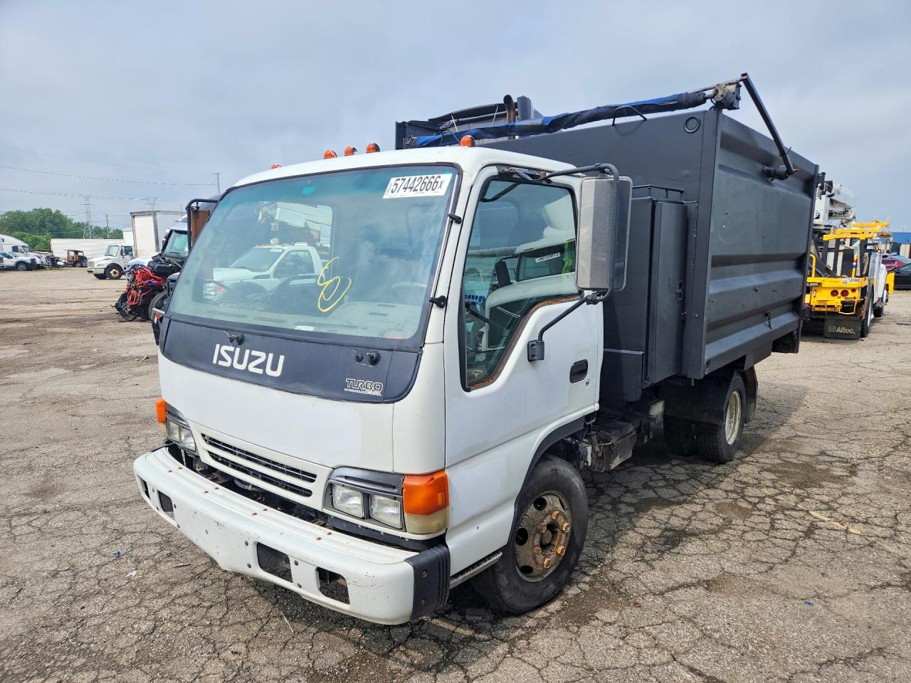 2004 ISUZU NPR