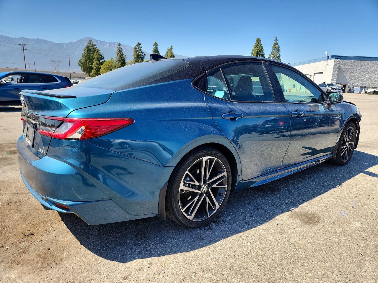 2025 TOYOTA CAMRY