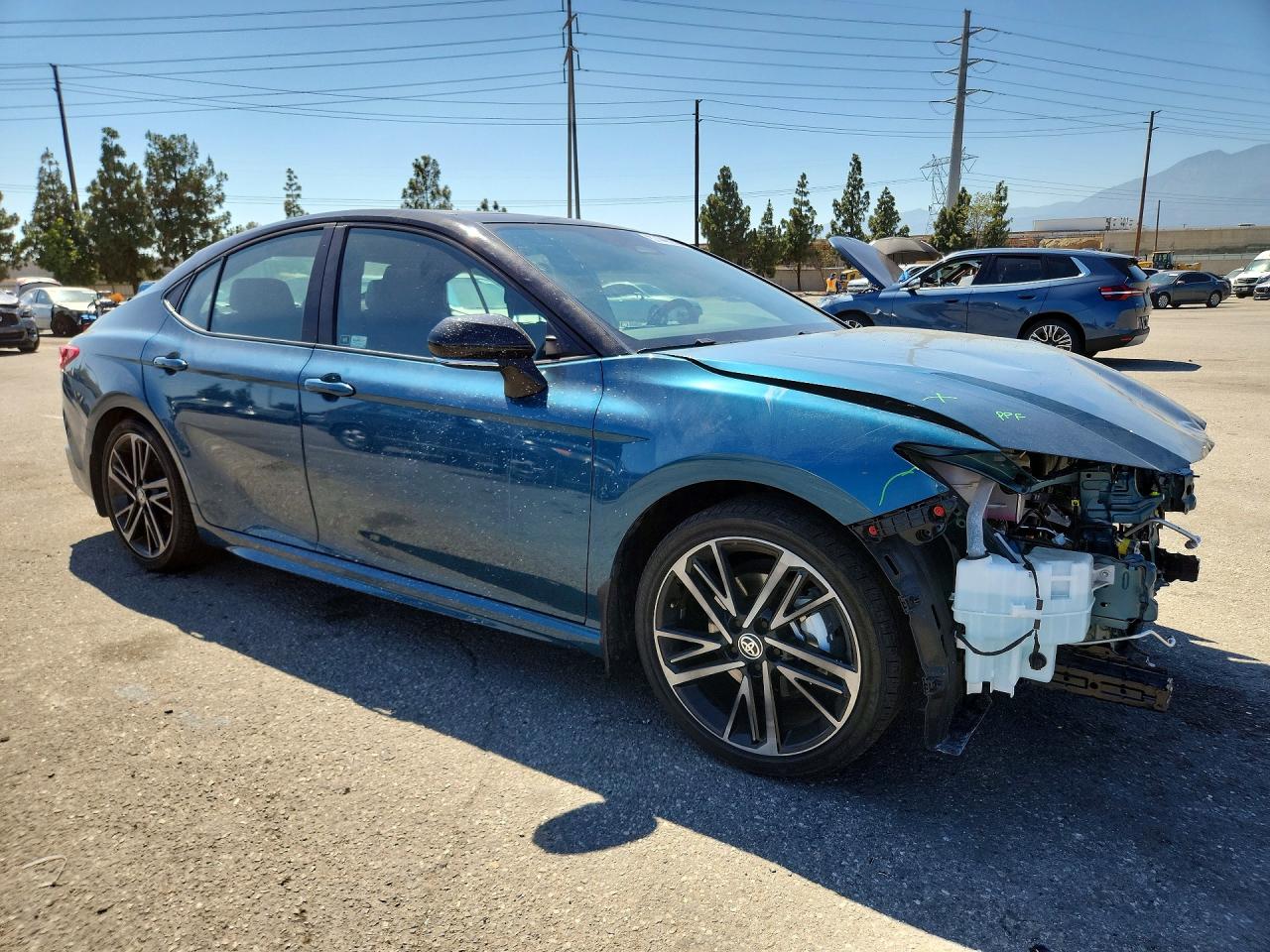 2025 TOYOTA CAMRY