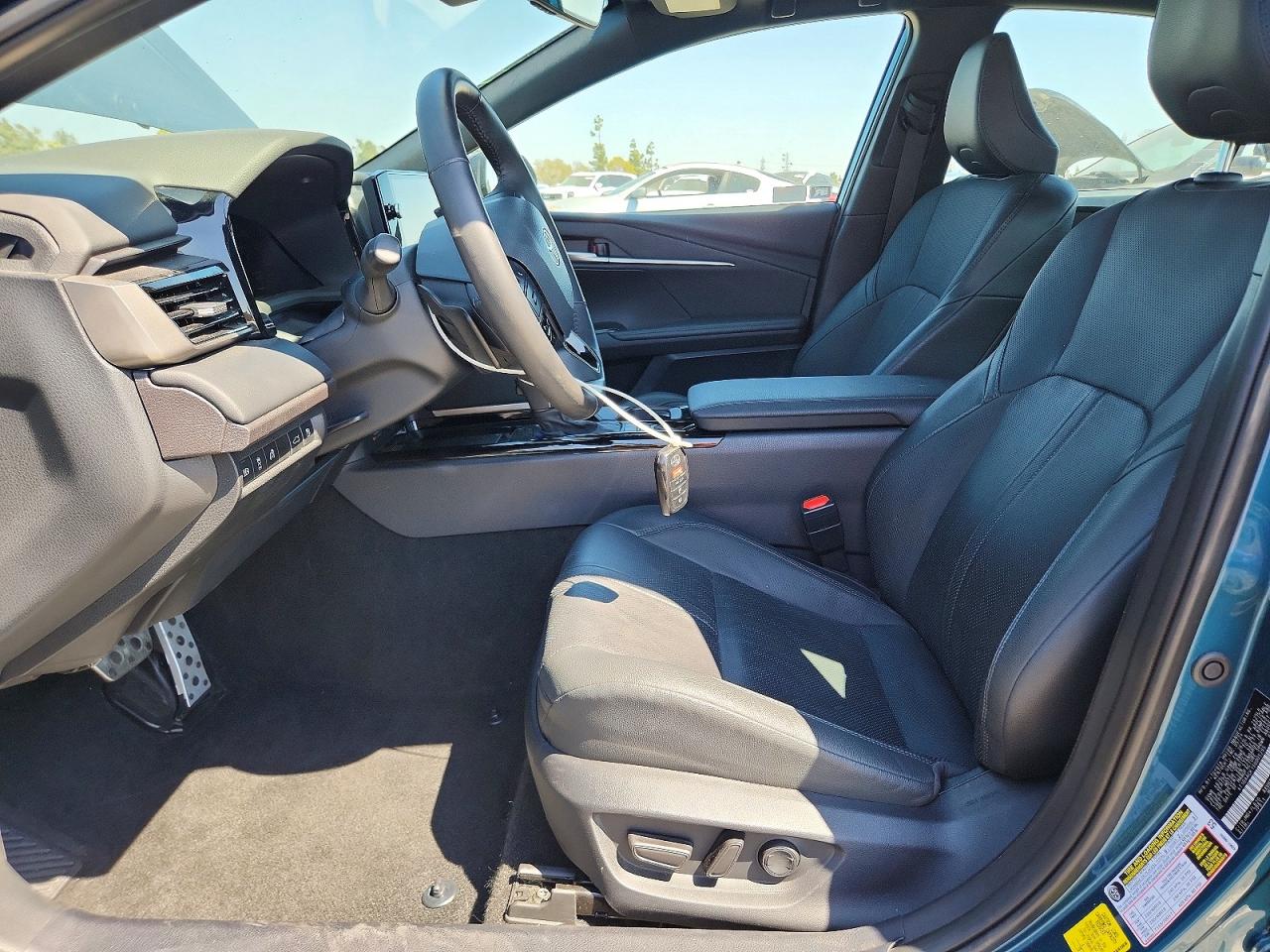 2025 TOYOTA CAMRY