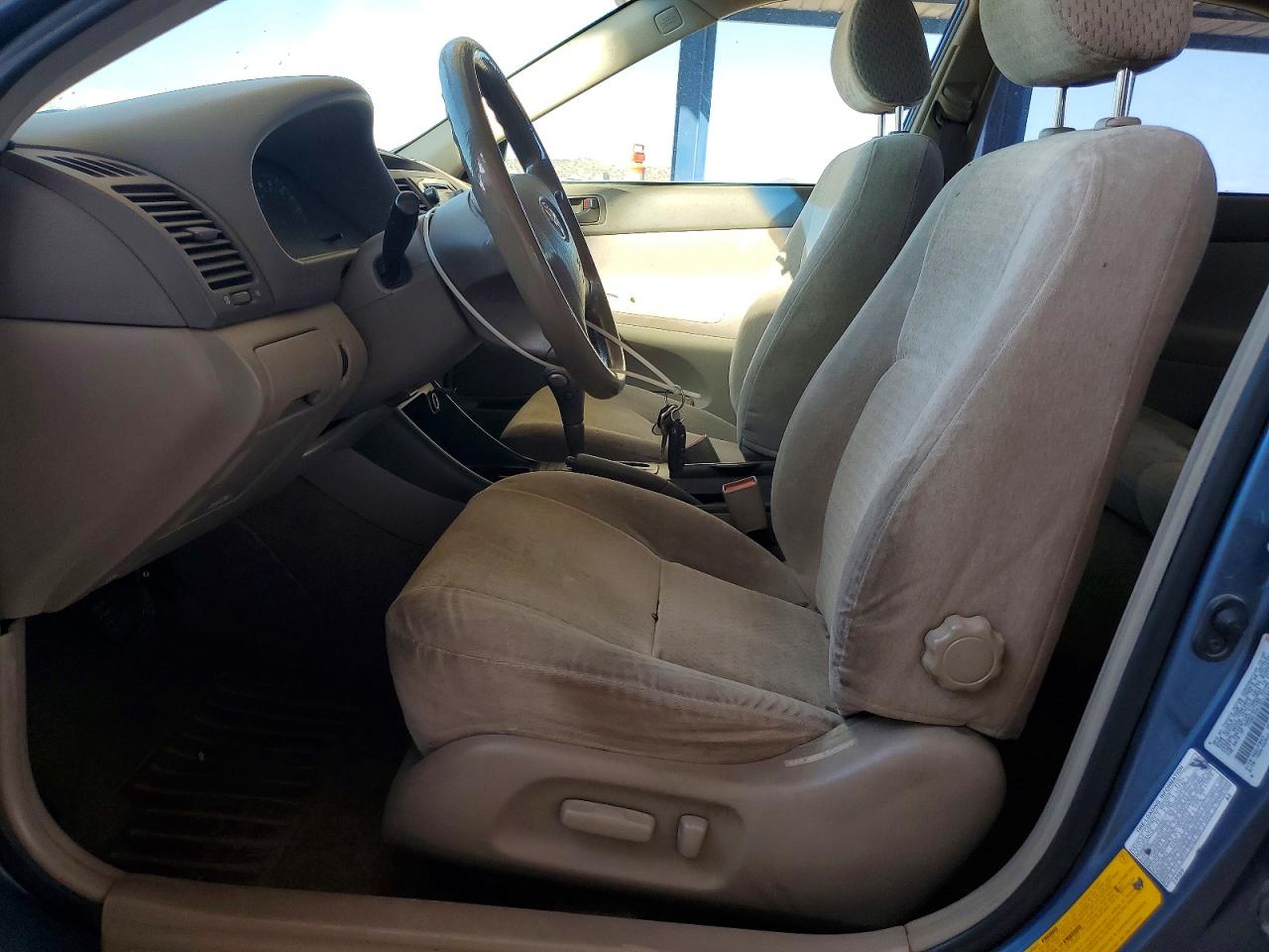 2002 TOYOTA CAMRY LE