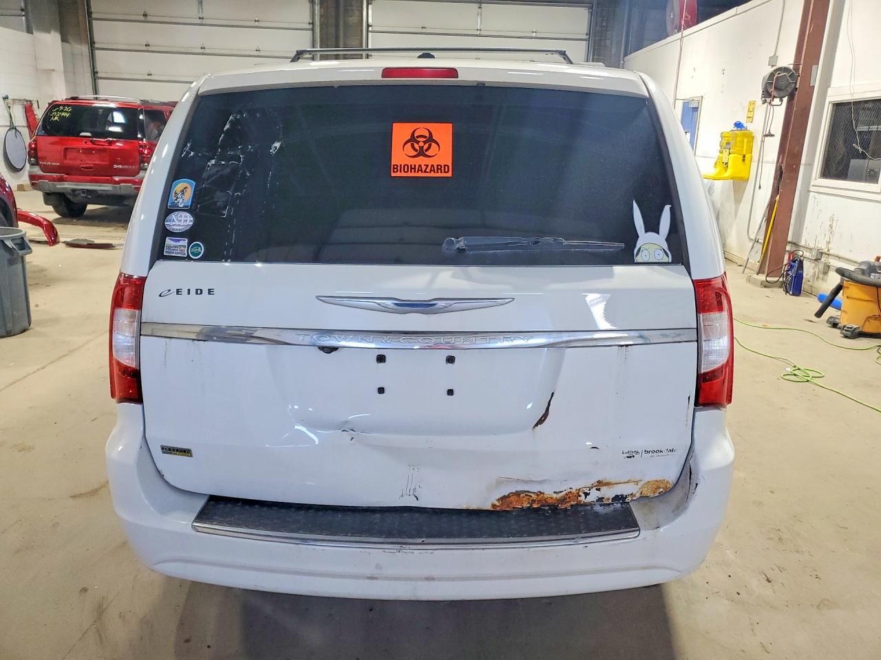 2011 CHRYSLER MINIVAN