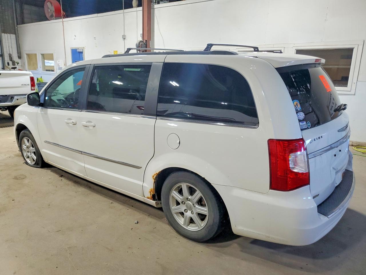 2011 CHRYSLER MINIVAN