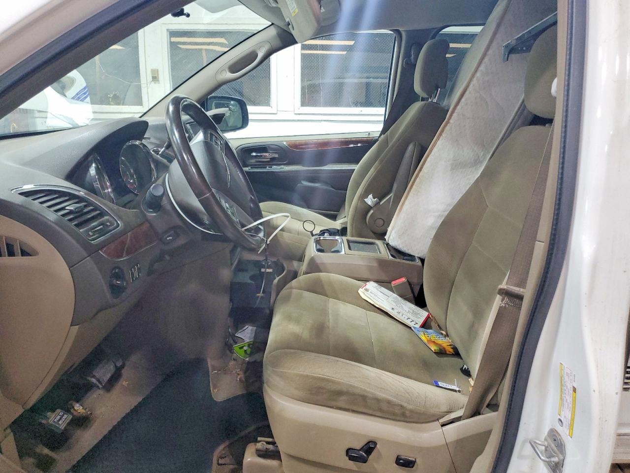 2011 CHRYSLER MINIVAN