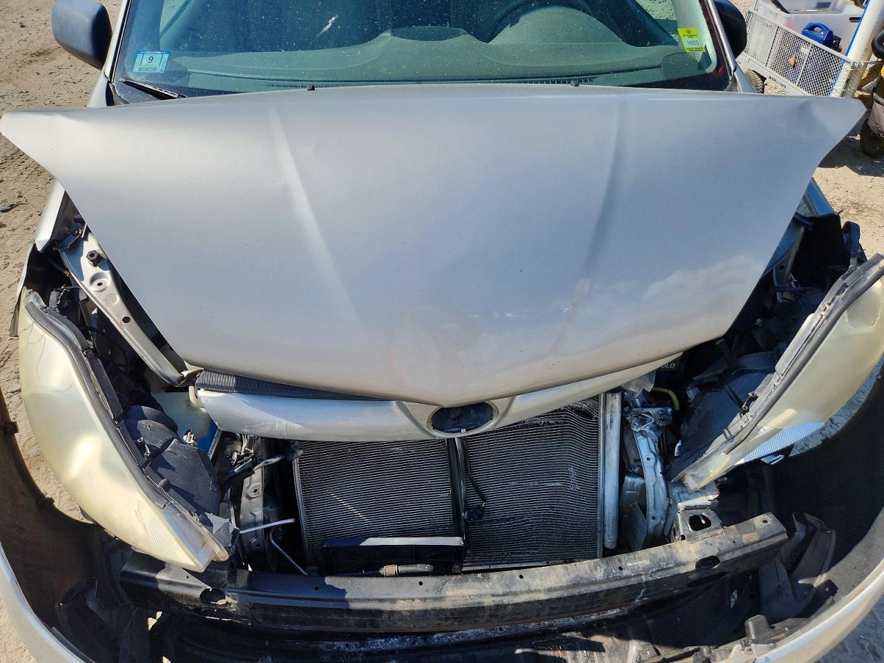 2009 TOYOTA SIENNA