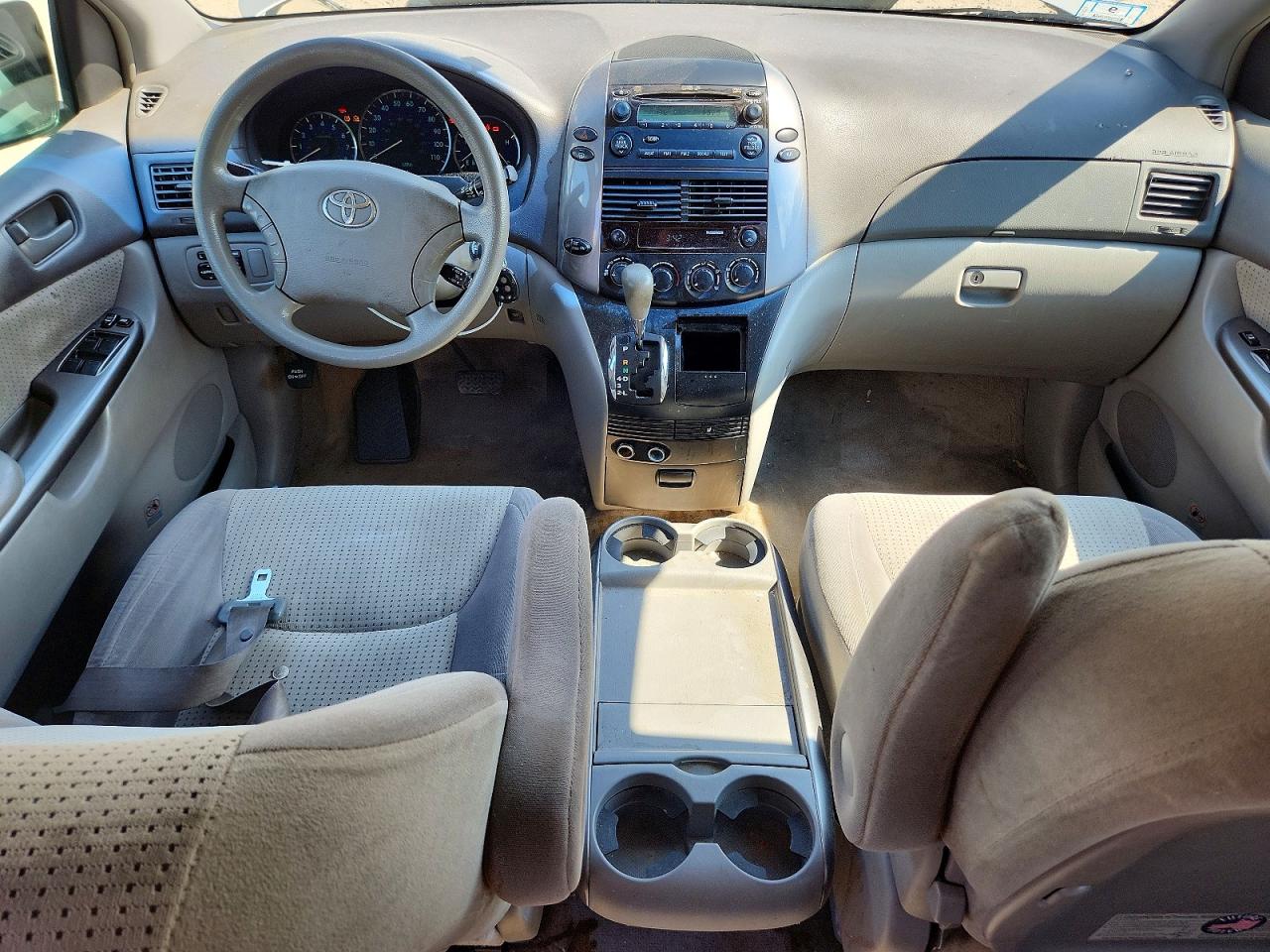 2009 TOYOTA SIENNA