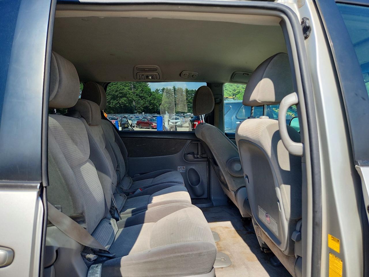2009 TOYOTA SIENNA