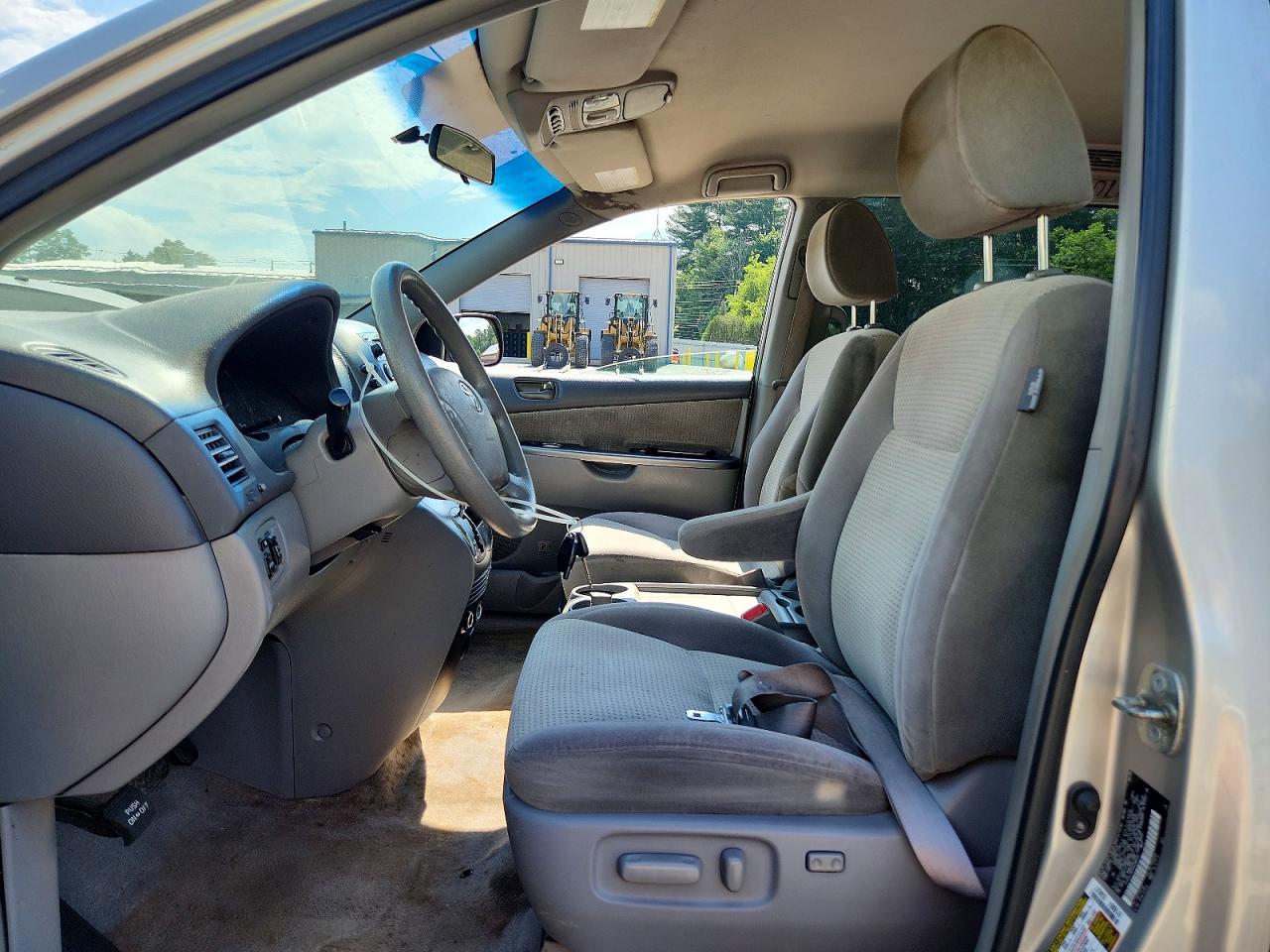 2009 TOYOTA SIENNA