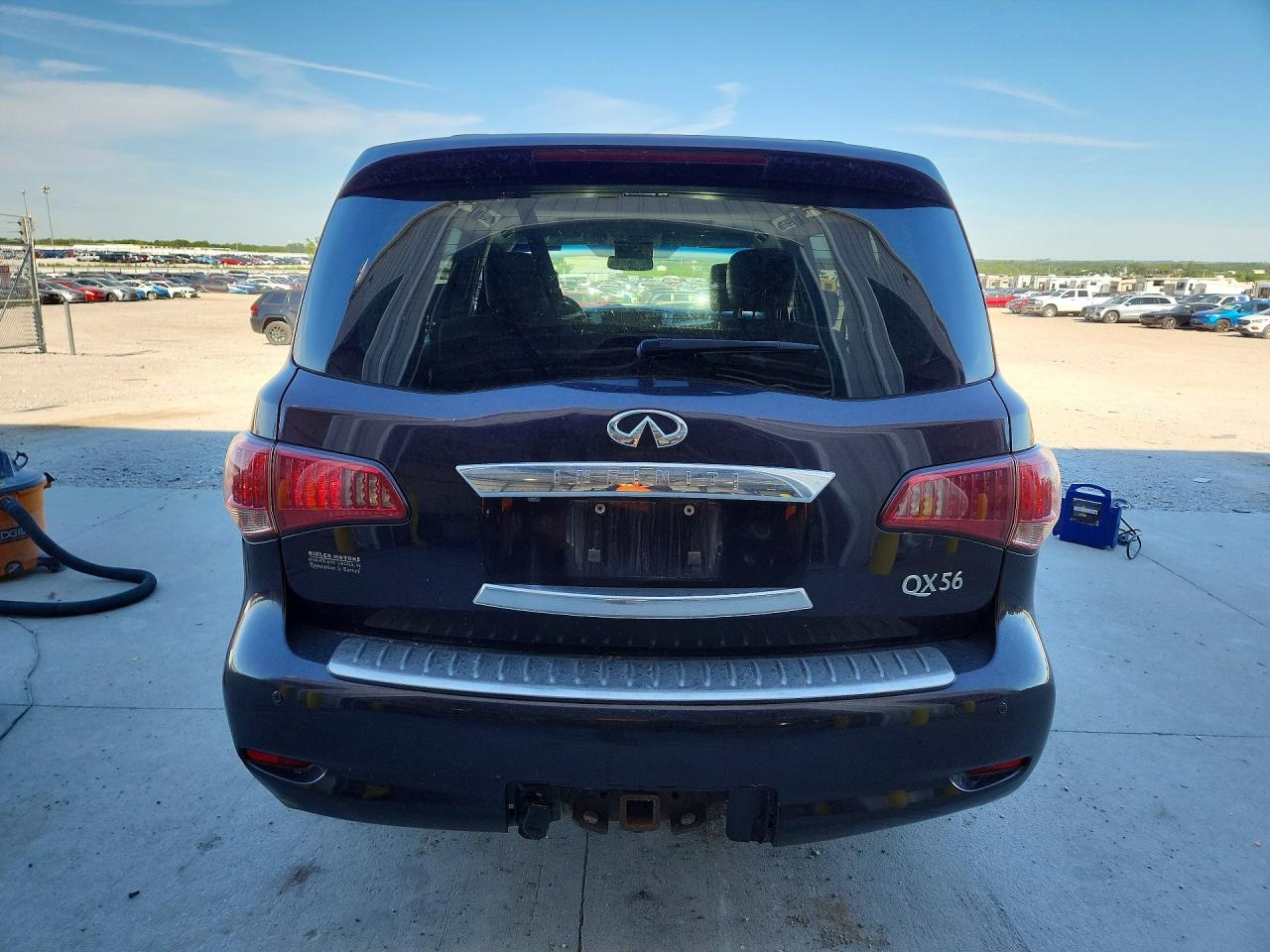 2011 INFINITI QX56