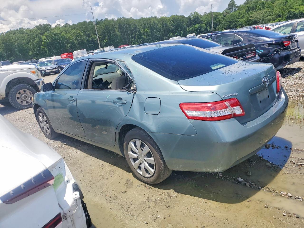 2011 TOYOTA CAMRY