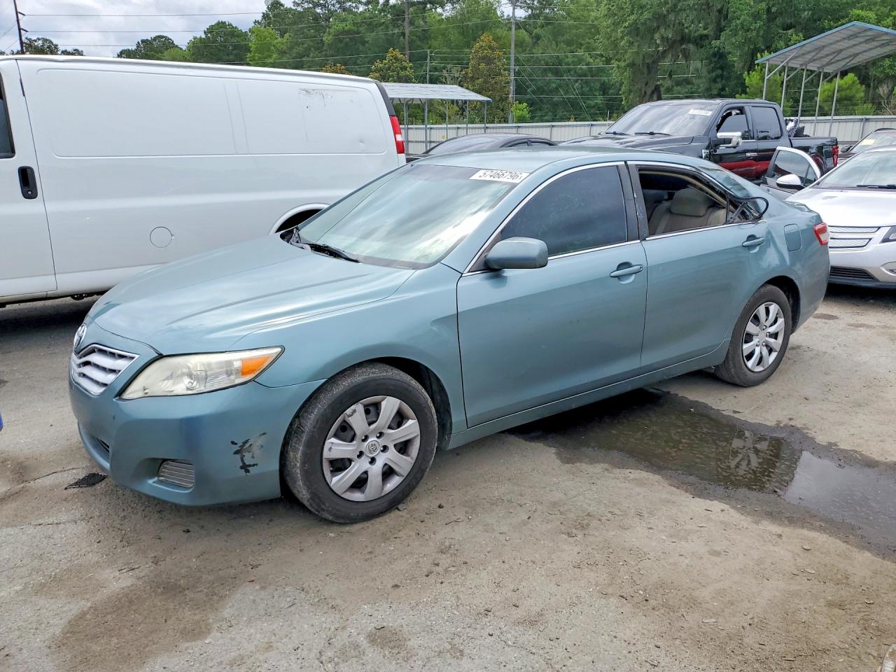 2011 TOYOTA CAMRY
