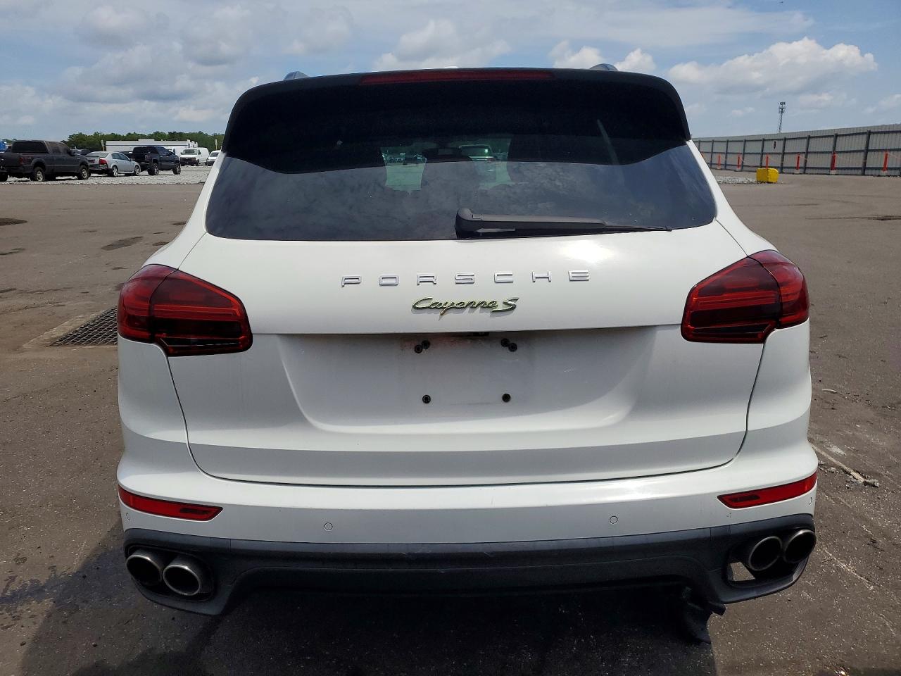 2017 PORSCHE CAYENNE