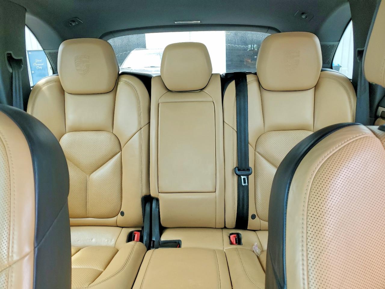 2017 PORSCHE CAYENNE
