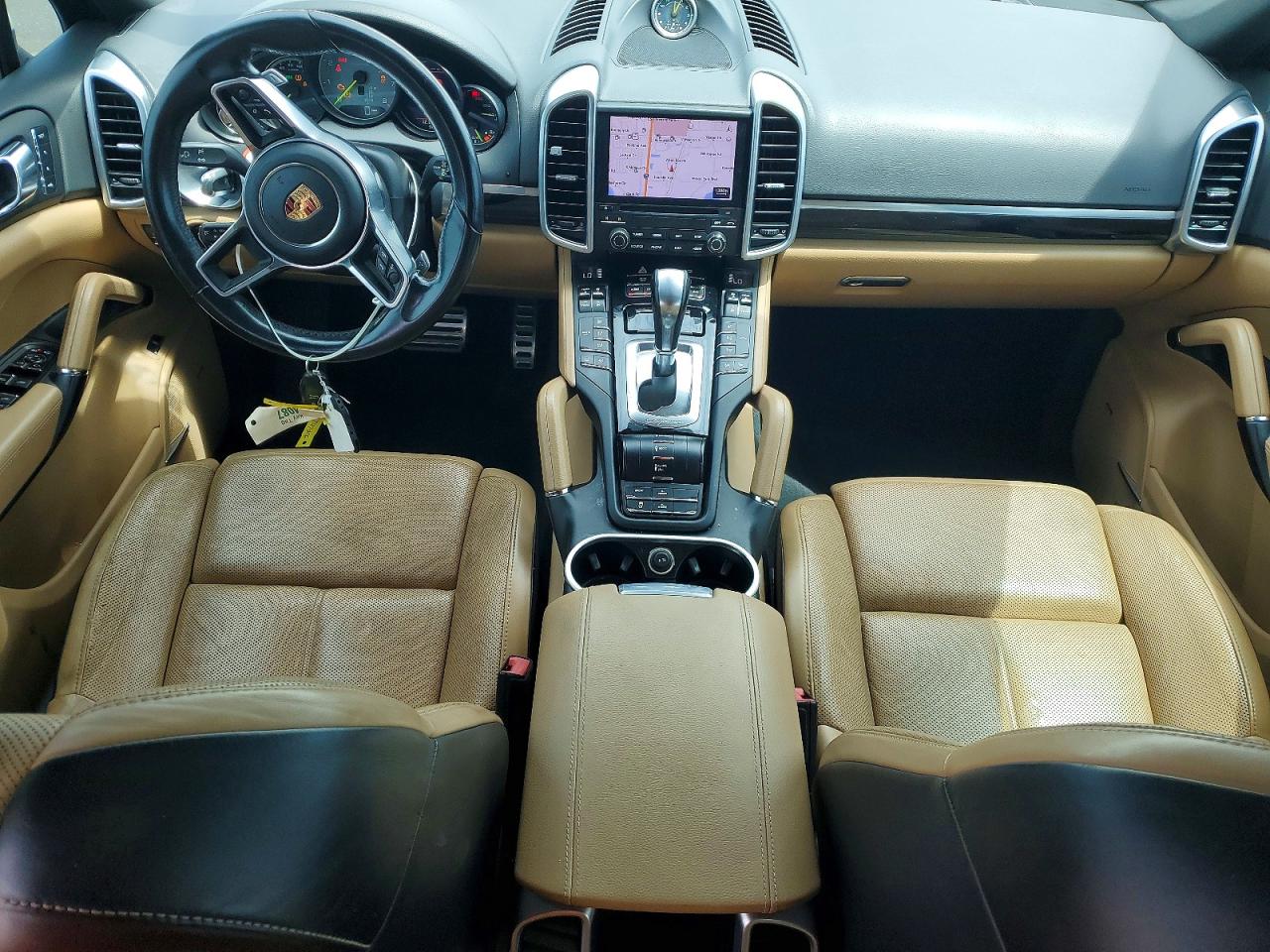 2017 PORSCHE CAYENNE