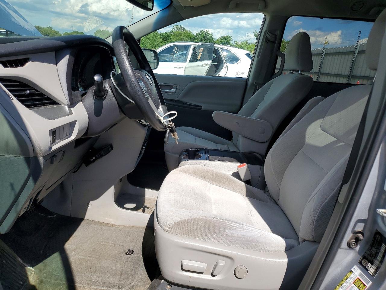2016 TOYOTA SIENNA