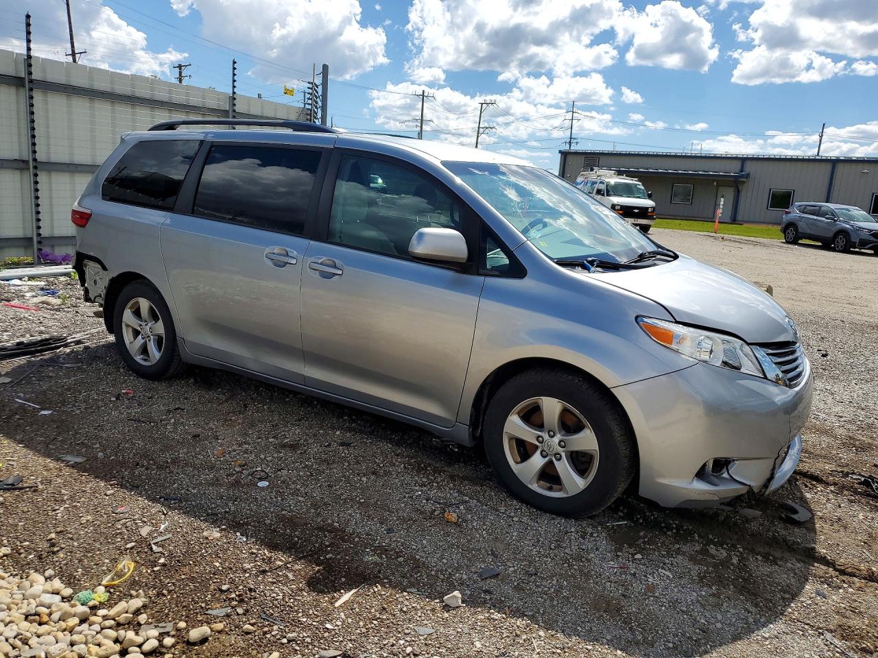2016 TOYOTA SIENNA