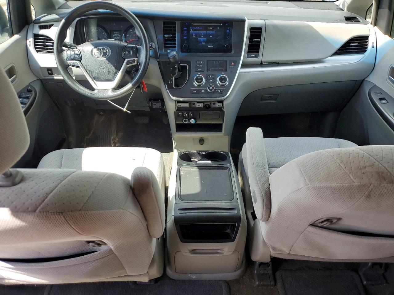 2016 TOYOTA SIENNA