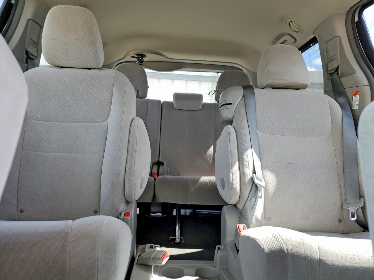 2016 TOYOTA SIENNA