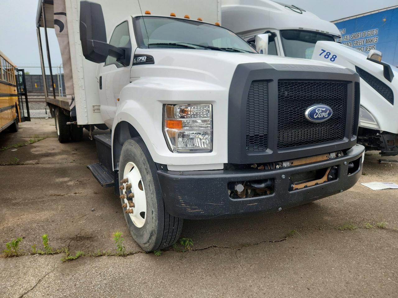 2018 FORD F750