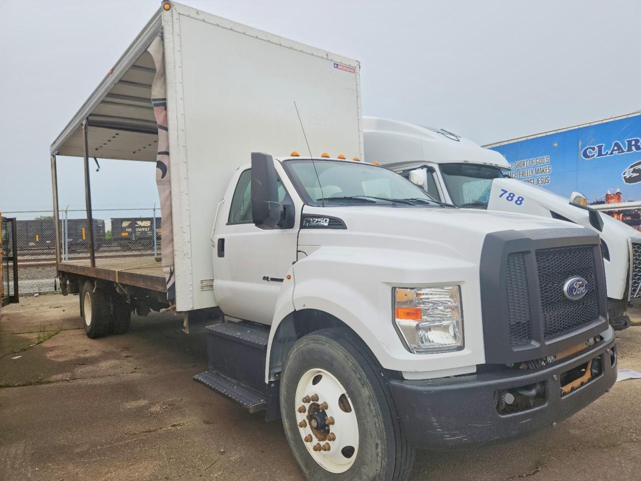 2018 FORD F750