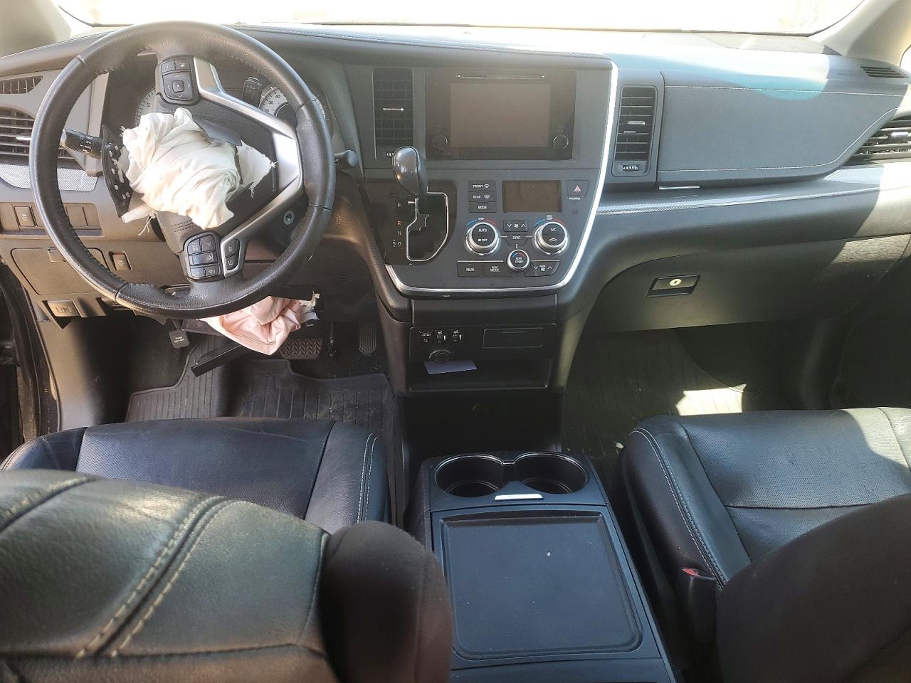 2017 TOYOTA SIENNA