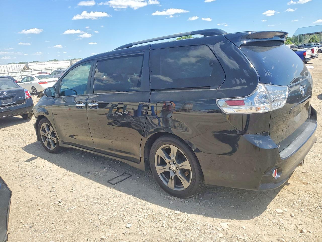 2017 TOYOTA SIENNA
