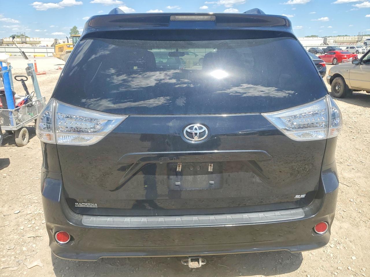 2017 TOYOTA SIENNA