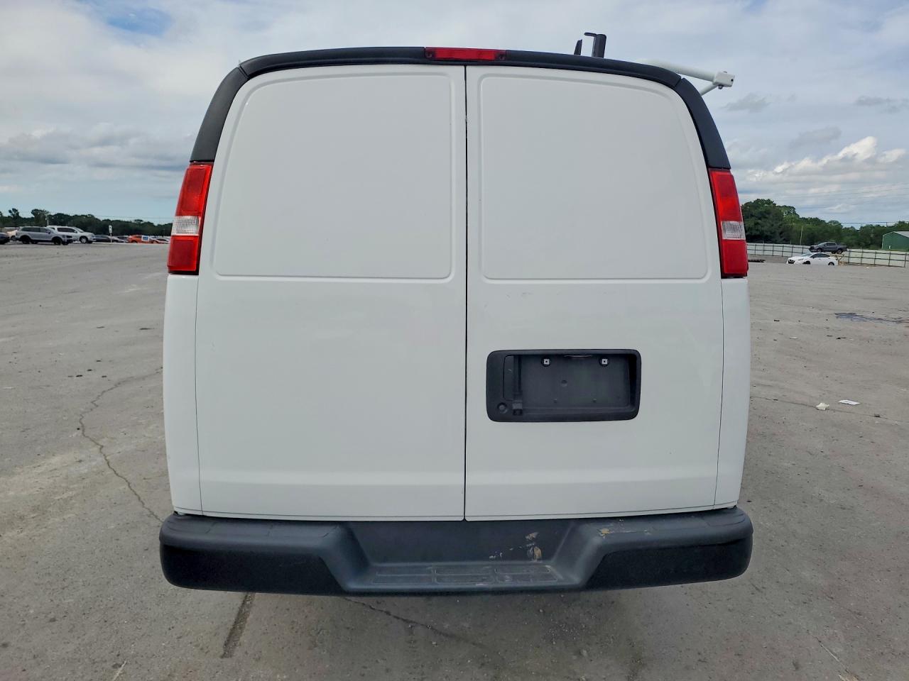2024 CHEVROLET EXPRESS