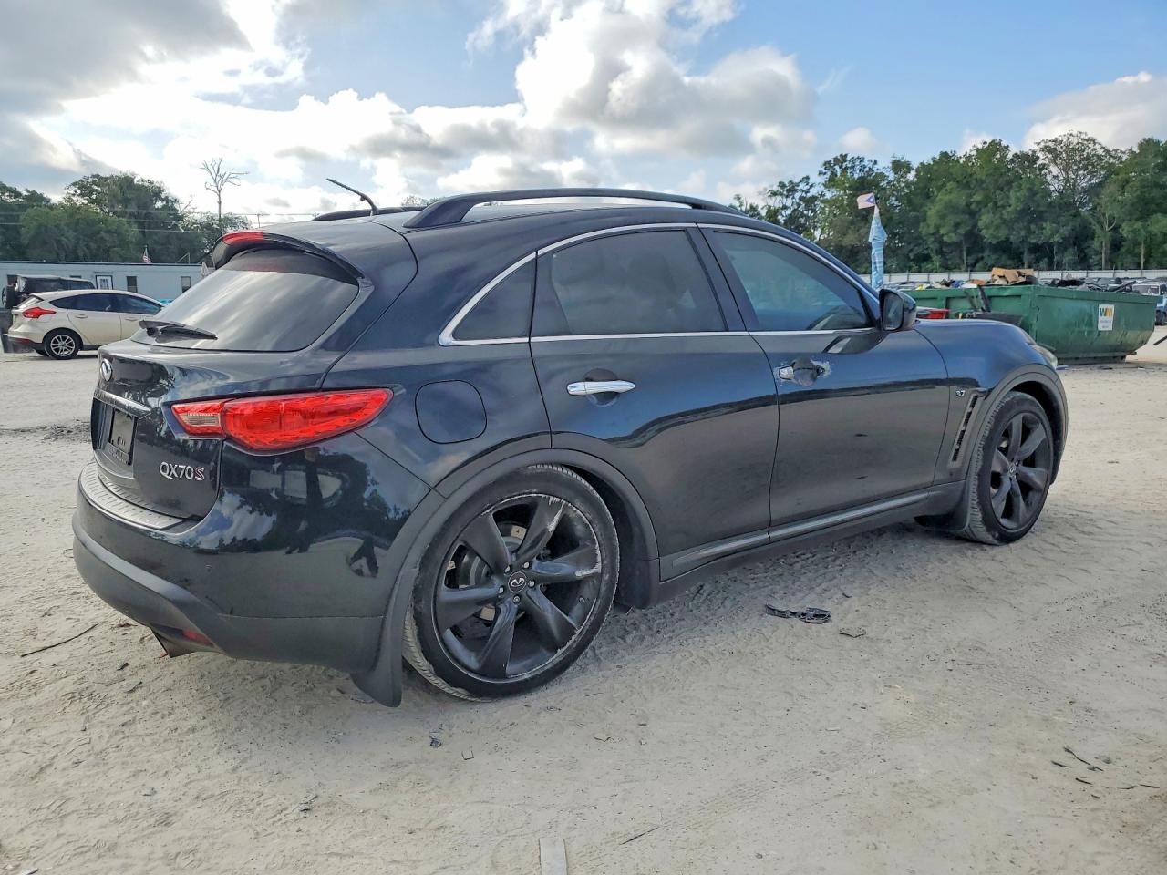 2016 INFINITI QX70