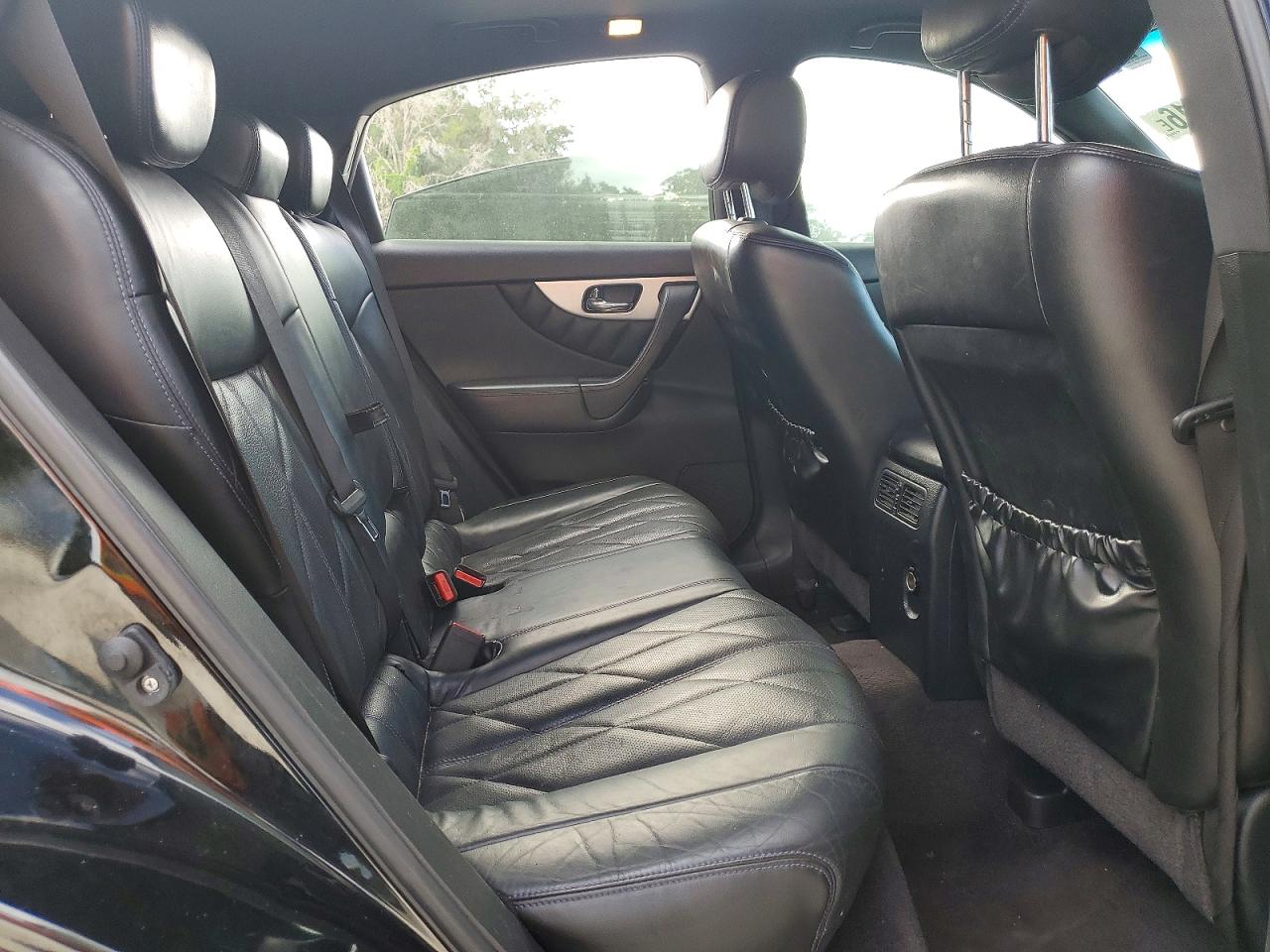 2016 INFINITI QX70