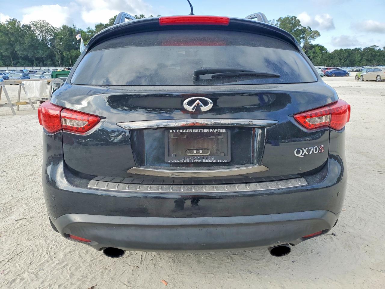 2016 INFINITI QX70