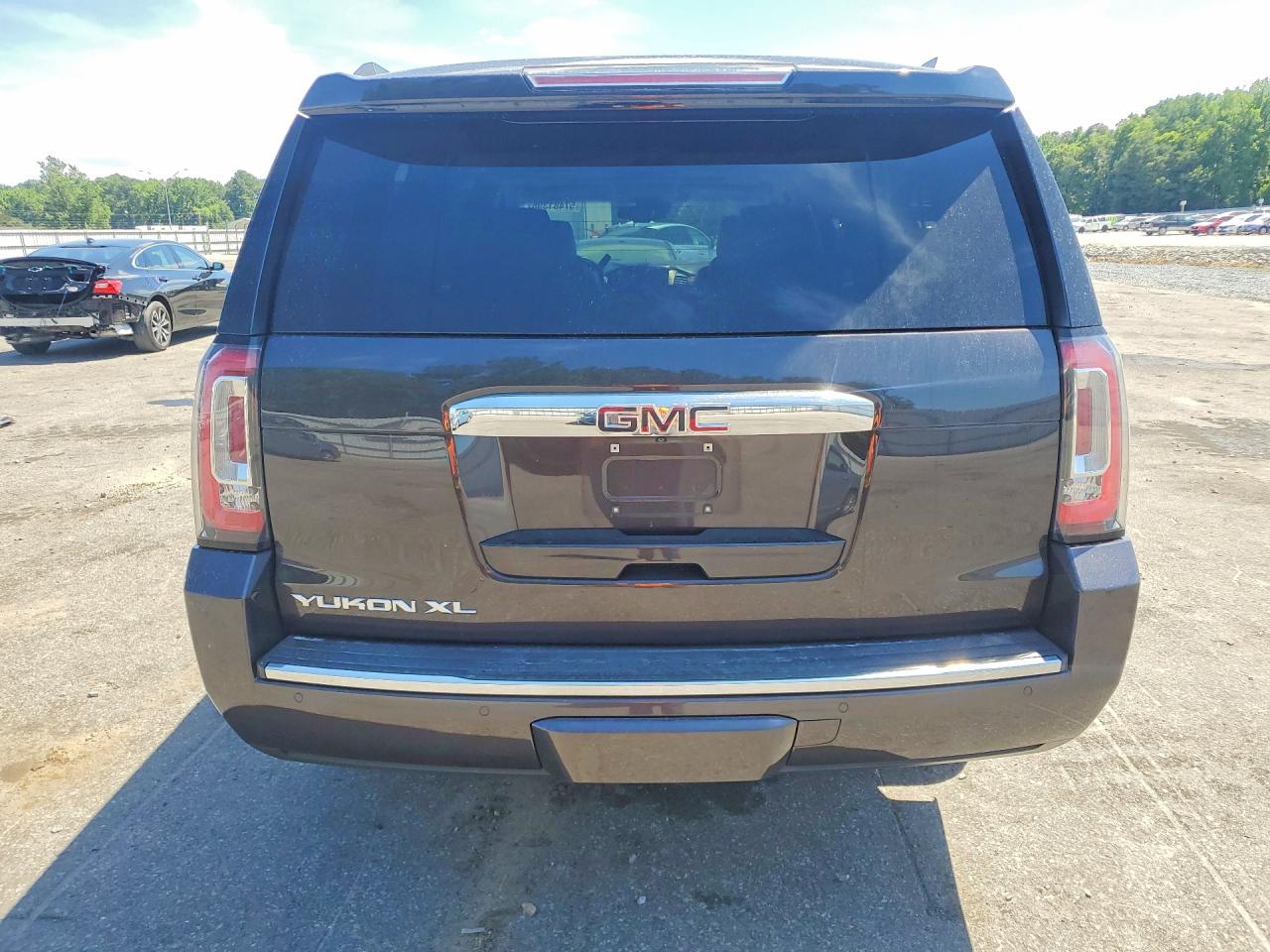 2016 GMC YUKON