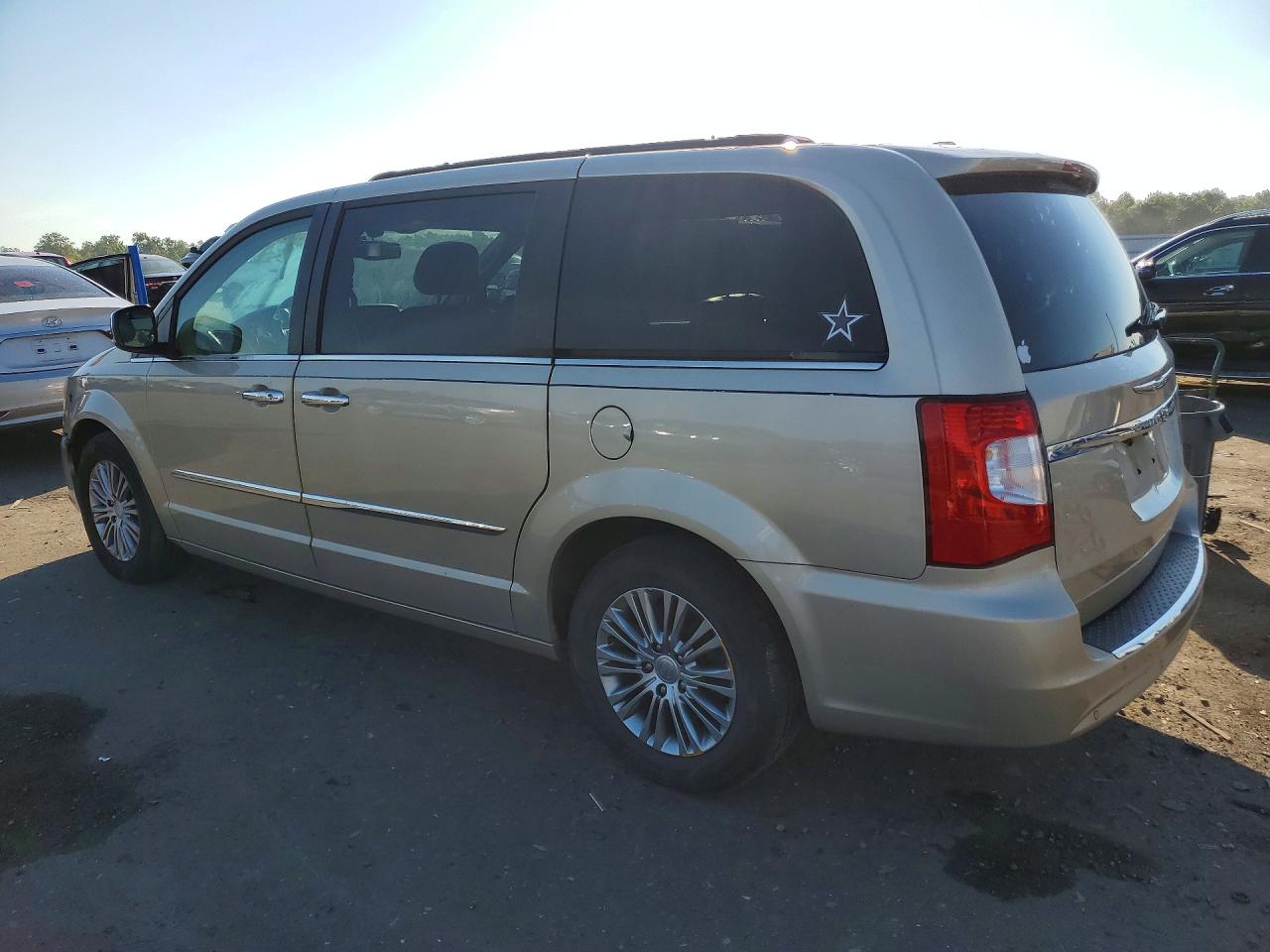 2013 CHRYSLER MINIVAN
