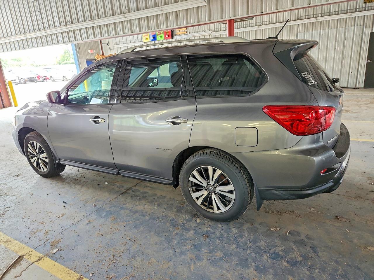 2017 NISSAN PATHFINDER