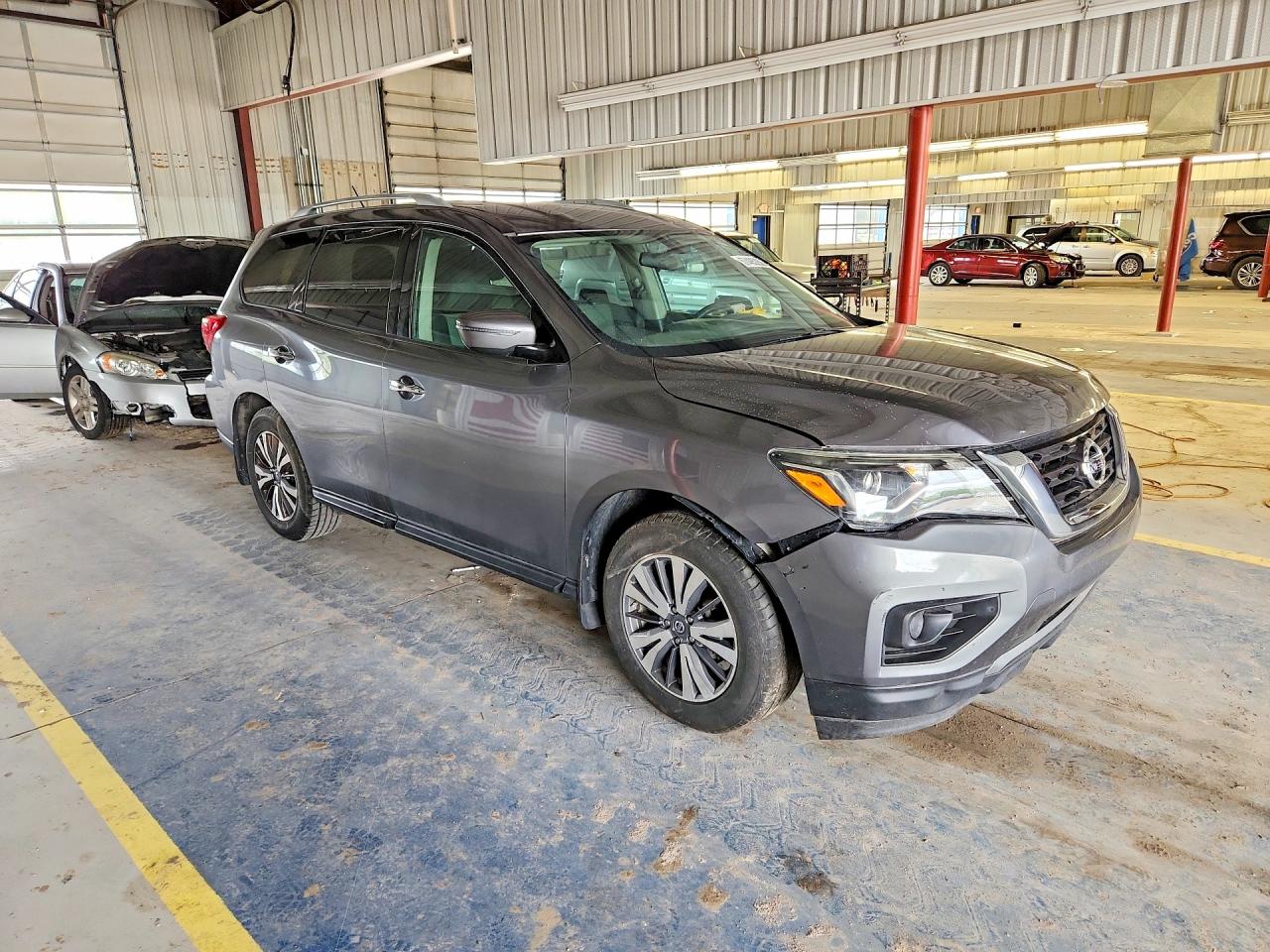 2017 NISSAN PATHFINDER