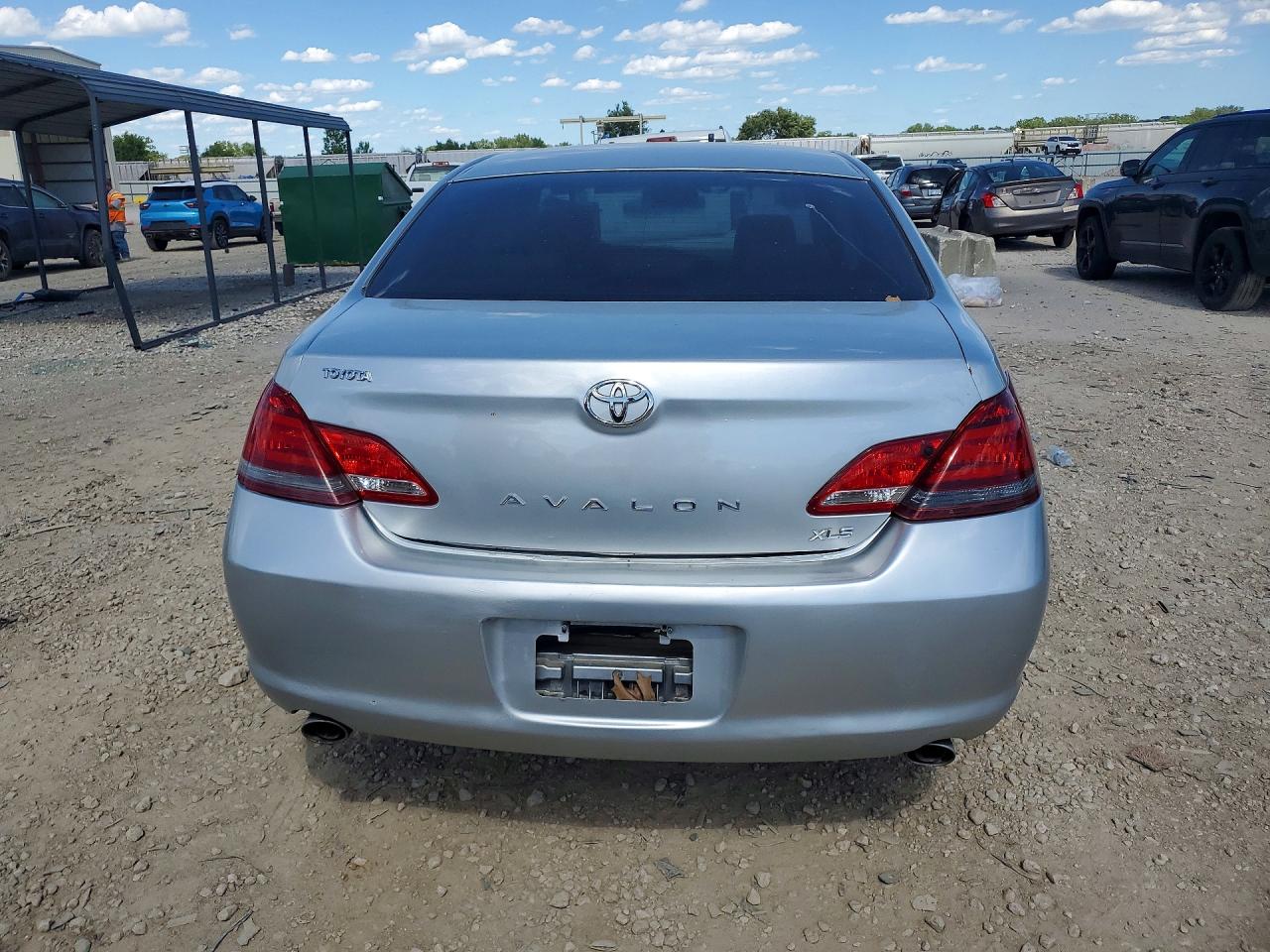 2006 TOYOTA AVALON