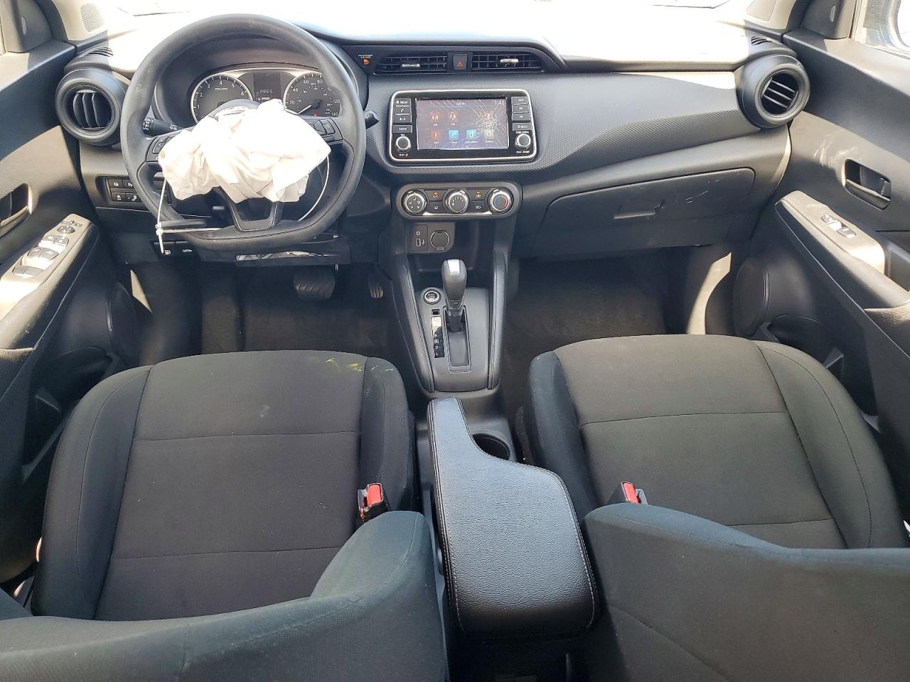 2024 NISSAN KICKS