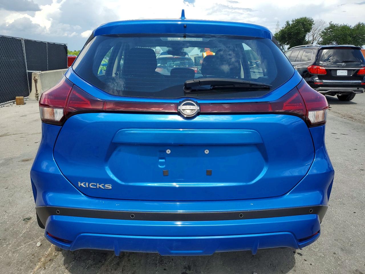2024 NISSAN KICKS