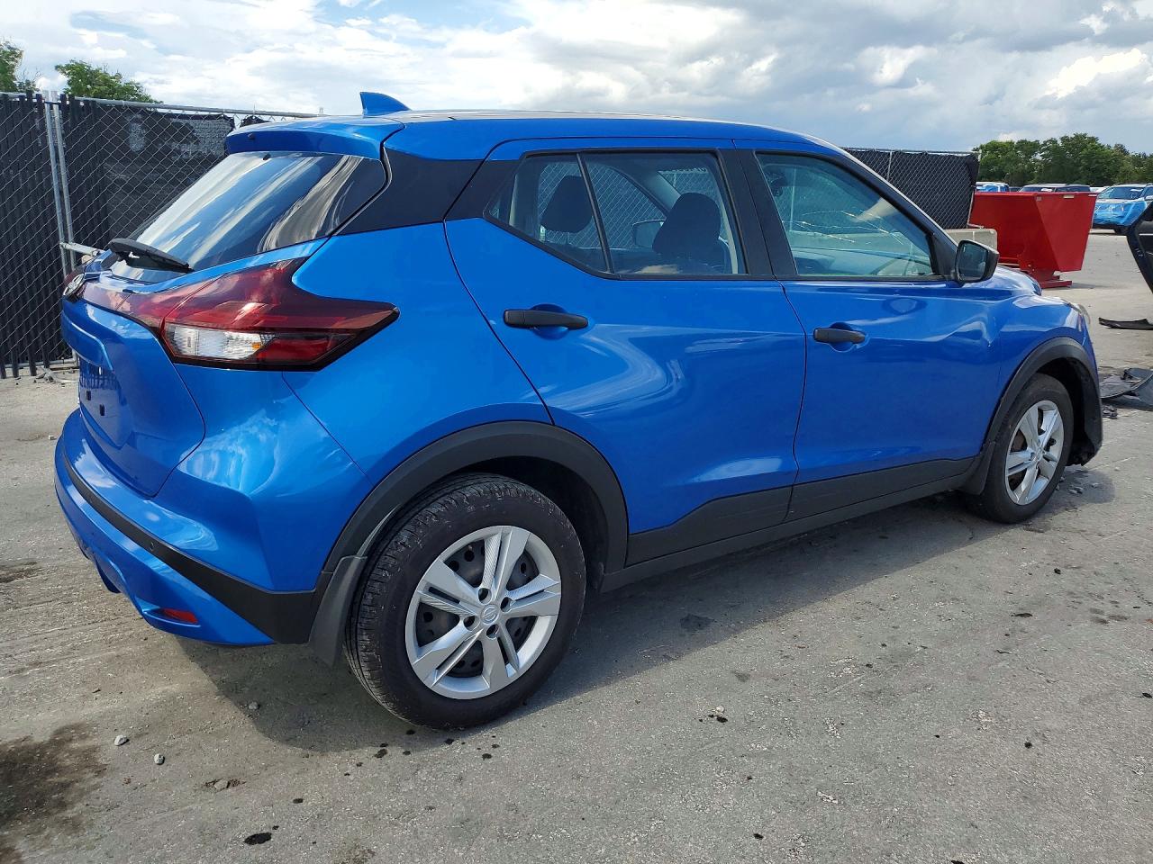 2024 NISSAN KICKS